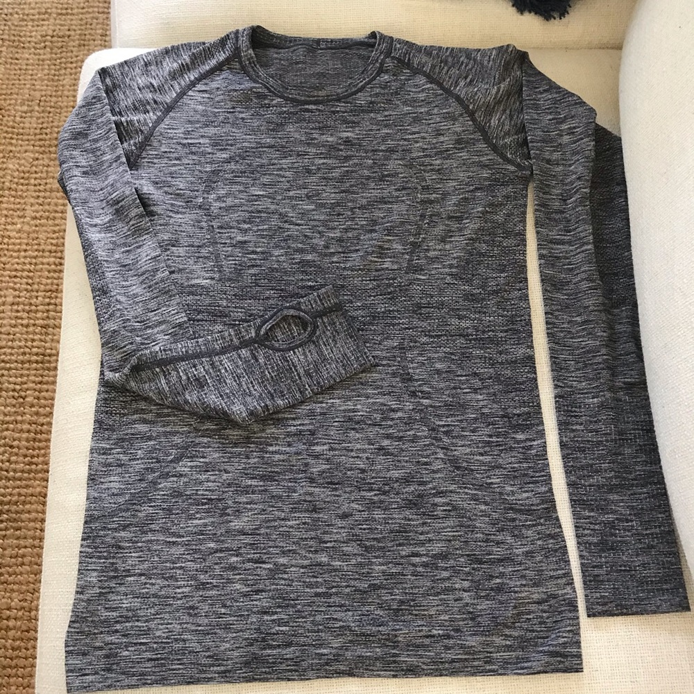 Lululemon, Size 6, long sleeve workout shirt
